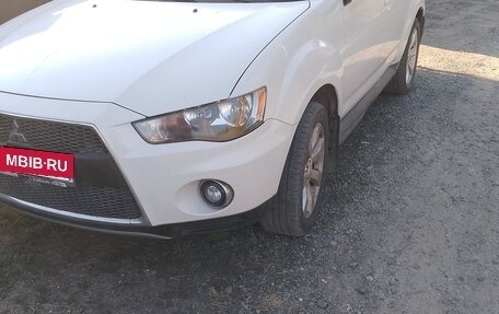 Mitsubishi Outlander III рестайлинг 3, 2010 год, 1 280 000 рублей, 2 фотография