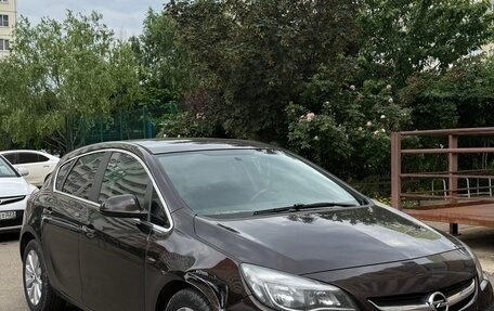 Opel Astra J, 2013 год, 550 000 рублей, 2 фотография