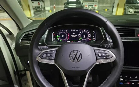 Volkswagen Tiguan II, 2022 год, 2 255 000 рублей, 5 фотография