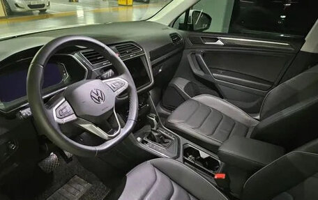 Volkswagen Tiguan II, 2022 год, 2 255 000 рублей, 9 фотография