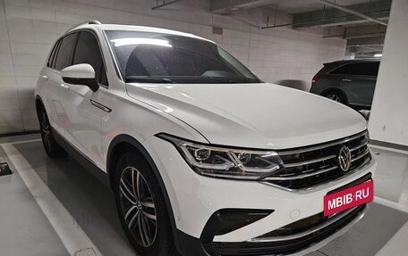 Volkswagen Tiguan II, 2022 год, 2 255 000 рублей, 3 фотография