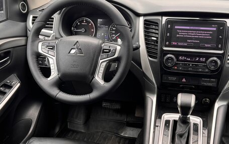 Mitsubishi Pajero Sport III рестайлинг, 2020 год, 3 050 000 рублей, 12 фотография