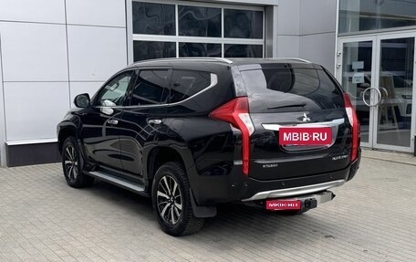 Mitsubishi Pajero Sport III рестайлинг, 2020 год, 3 050 000 рублей, 5 фотография