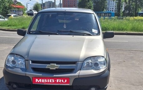 Chevrolet Niva I рестайлинг, 2010 год, 500 000 рублей, 1 фотография