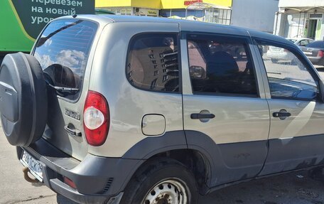 Chevrolet Niva I рестайлинг, 2010 год, 500 000 рублей, 4 фотография