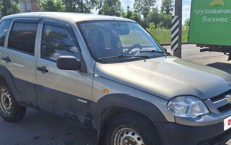 Chevrolet Niva I рестайлинг, 2010 год, 500 000 рублей, 3 фотография
