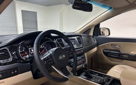 KIA Carnival III, 2016 год, 2 349 000 рублей, 10 фотография