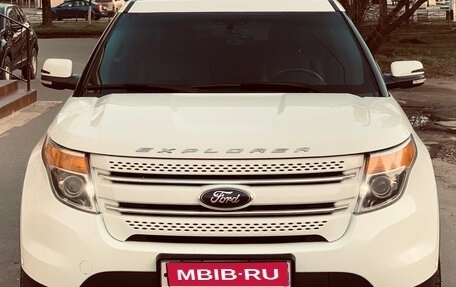 Ford Explorer VI, 2014 год, 1 950 000 рублей, 1 фотография