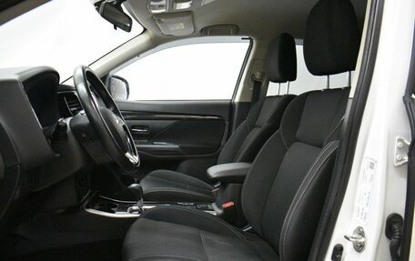 Mitsubishi Outlander III рестайлинг 3, 2019 год, 2 399 000 рублей, 7 фотография