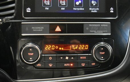 Mitsubishi Outlander III рестайлинг 3, 2019 год, 2 399 000 рублей, 13 фотография