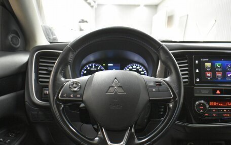 Mitsubishi Outlander III рестайлинг 3, 2019 год, 2 399 000 рублей, 20 фотография
