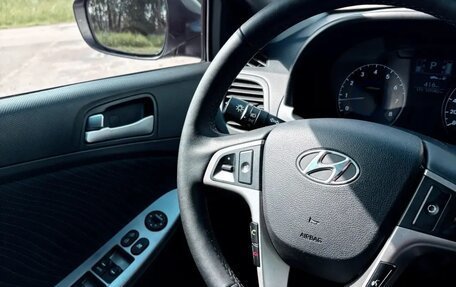 Hyundai Solaris II рестайлинг, 2015 год, 1 060 000 рублей, 19 фотография