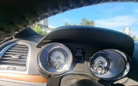 Chrysler 300C II, 2012 год, 1 600 000 рублей, 9 фотография