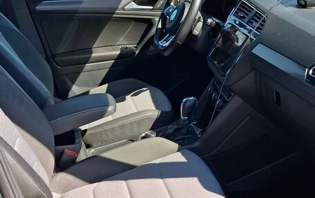 Volkswagen Tiguan II, 2019 год, 2 890 000 рублей, 14 фотография