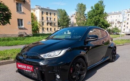Toyota Yaris, 2020 год, 4 800 000 рублей, 5 фотография
