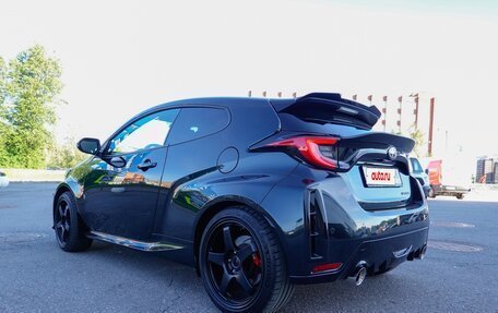 Toyota Yaris, 2020 год, 4 800 000 рублей, 27 фотография
