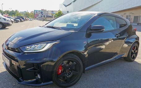 Toyota Yaris, 2020 год, 4 800 000 рублей, 26 фотография