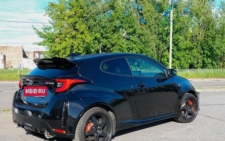 Toyota Yaris, 2020 год, 4 800 000 рублей, 25 фотография