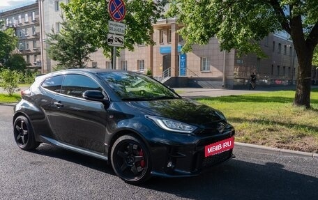 Toyota Yaris, 2020 год, 4 800 000 рублей, 28 фотография