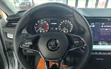 Skoda Octavia IV, 2024 год, 2 350 000 рублей, 11 фотография