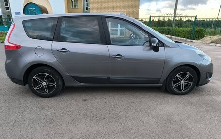 Renault Scenic III, 2009 год, 700 000 рублей, 2 фотография