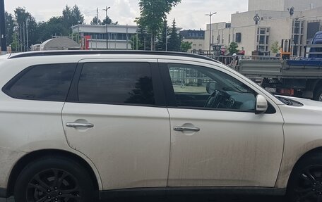 Mitsubishi Outlander III рестайлинг 3, 2012 год, 998 000 рублей, 8 фотография