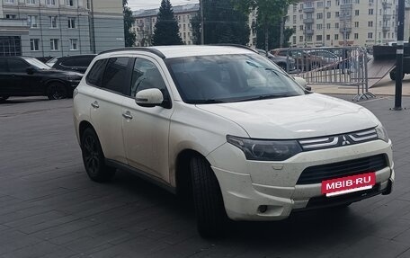 Mitsubishi Outlander III рестайлинг 3, 2012 год, 998 000 рублей, 7 фотография