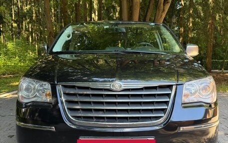 Chrysler Voyager IV, 2008 год, 1 500 000 рублей, 3 фотография