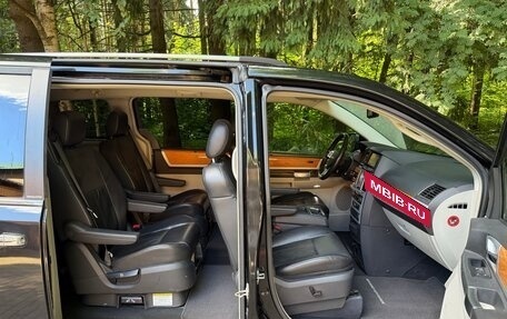 Chrysler Voyager IV, 2008 год, 1 500 000 рублей, 12 фотография
