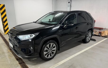 Toyota RAV4, 2020 год, 3 350 000 рублей, 4 фотография