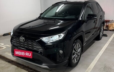 Toyota RAV4, 2020 год, 3 350 000 рублей, 3 фотография