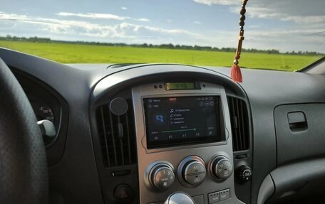 Hyundai H-1 II рестайлинг, 2014 год, 1 680 000 рублей, 8 фотография
