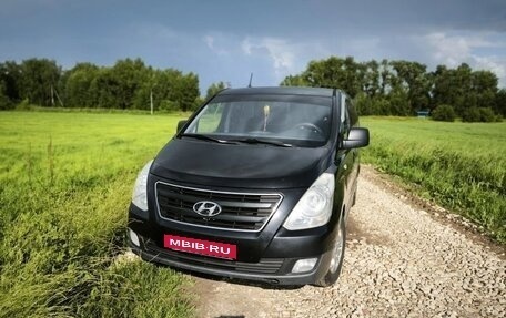 Hyundai H-1 II рестайлинг, 2014 год, 1 680 000 рублей, 2 фотография