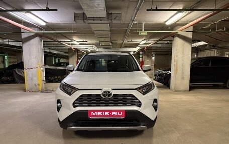 Toyota RAV4, 2022 год, 3 690 000 рублей, 2 фотография