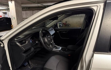 Toyota RAV4, 2022 год, 3 690 000 рублей, 7 фотография