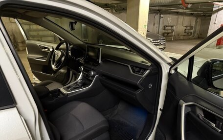 Toyota RAV4, 2022 год, 3 690 000 рублей, 8 фотография
