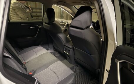 Toyota RAV4, 2022 год, 3 690 000 рублей, 9 фотография