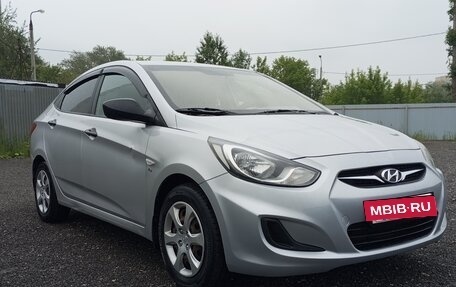 Hyundai Solaris II рестайлинг, 2013 год, 619 000 рублей, 3 фотография