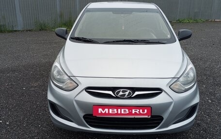 Hyundai Solaris II рестайлинг, 2013 год, 619 000 рублей, 2 фотография