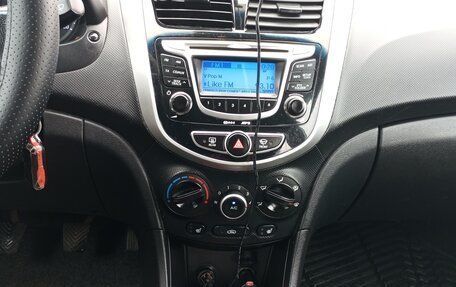 Hyundai Solaris II рестайлинг, 2013 год, 619 000 рублей, 14 фотография