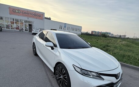 Toyota Camry, 2018 год, 2 720 000 рублей, 4 фотография