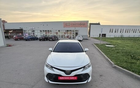Toyota Camry, 2018 год, 2 720 000 рублей, 3 фотография