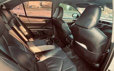 Toyota Camry, 2018 год, 2 720 000 рублей, 9 фотография