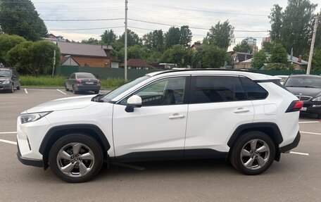 Toyota RAV4, 2021 год, 3 800 000 рублей, 2 фотография
