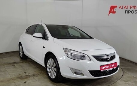 Opel Astra J, 2011 год, 760 000 рублей, 1 фотография