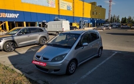Mitsubishi Colt VI рестайлинг, 2002 год, 400 000 рублей, 2 фотография