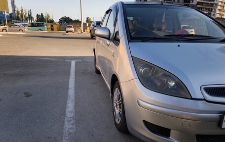 Mitsubishi Colt VI рестайлинг, 2002 год, 400 000 рублей, 19 фотография