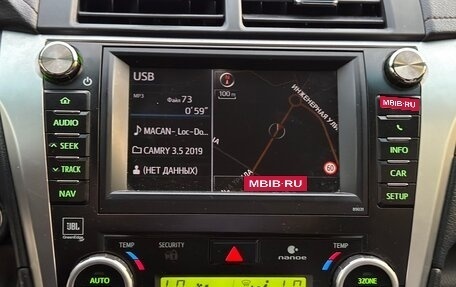 Toyota Camry, 2012 год, 13 фотография