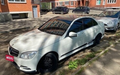 Mercedes-Benz C-Класс, 2010 год, 700 000 рублей, 1 фотография