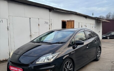 Toyota Prius, 2013 год, 1 200 000 рублей, 1 фотография